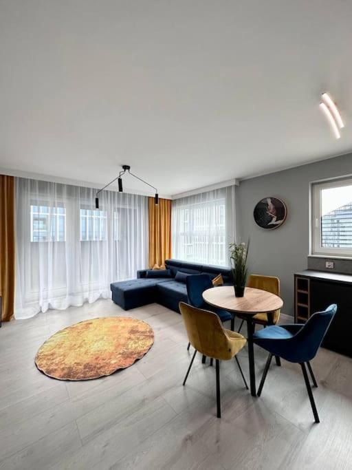 New Apart - Next To Sky Tower Lejlighed Wrocław Eksteriør billede